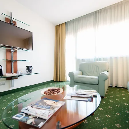 Bv Oly Hotel 4*