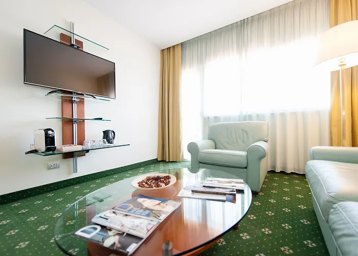 Bv Oly Hotel 4*
