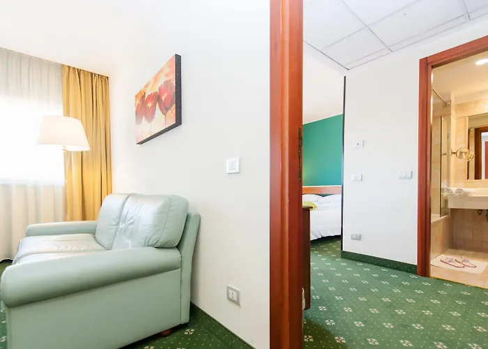 Bv Oly Hotel 4*