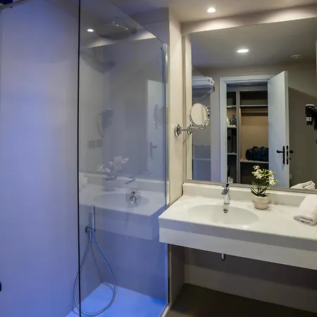Bv Oly Hotel